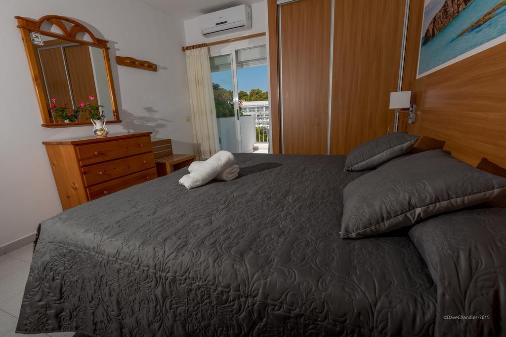 Flats Friends Apartamentos Es Puet Blanc Portinatx Luaran gambar